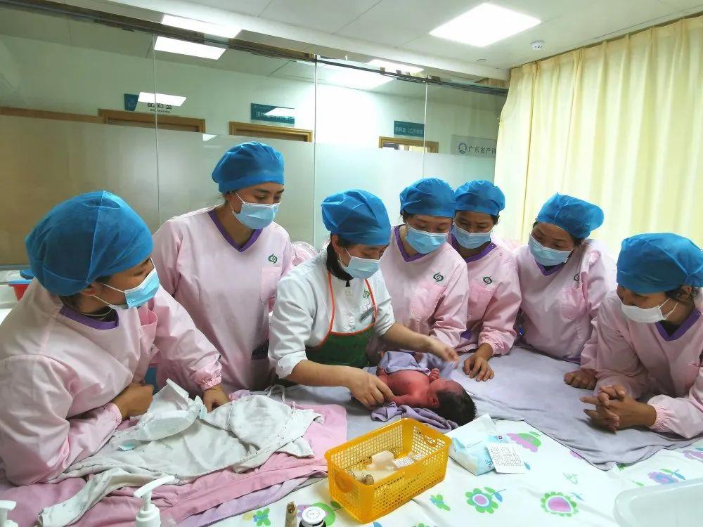 西充县妇婴监护型护送